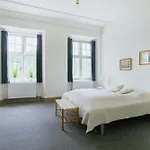 Manor With Soul Between Forest And On Funen Casa de Férias Ullerslev