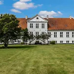 Manor With Soul Between Forest And On Funen Casa de Férias Ullerslev