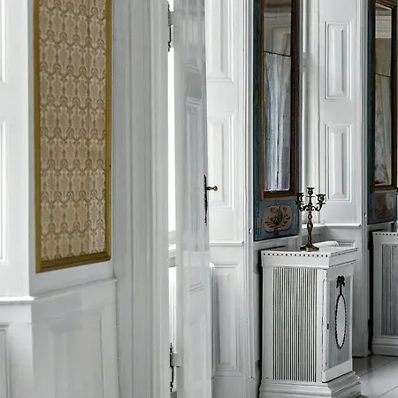 Manor With Soul Between Forest And On Funen Semesterbostad