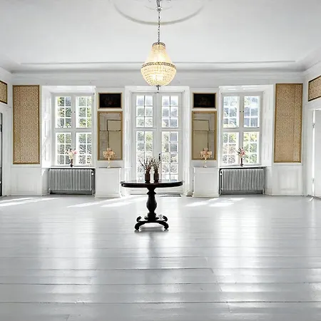 Manor With Soul Between Forest And On Funen Semesterbostad Ullerslev