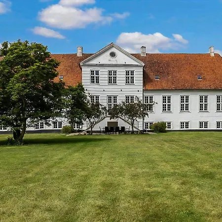 Manor With Soul Between Forest And On Funen Semesterbostad Ullerslev