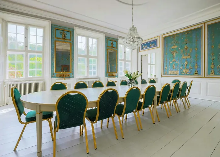 Manor With Soul Between Forest And On Funen Feriehus *