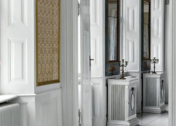 Manor With Soul Between Forest And On Funen Vakantiehuis